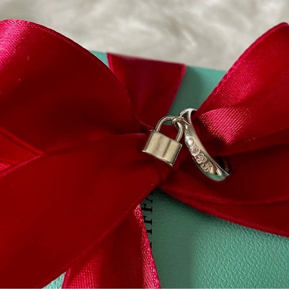 Tiffany and Co. Lock Ring - Picture 10 of 15